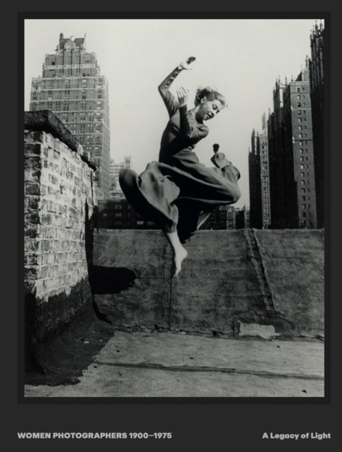 Women Photographers 1900-1975 By Abbott, Berenice